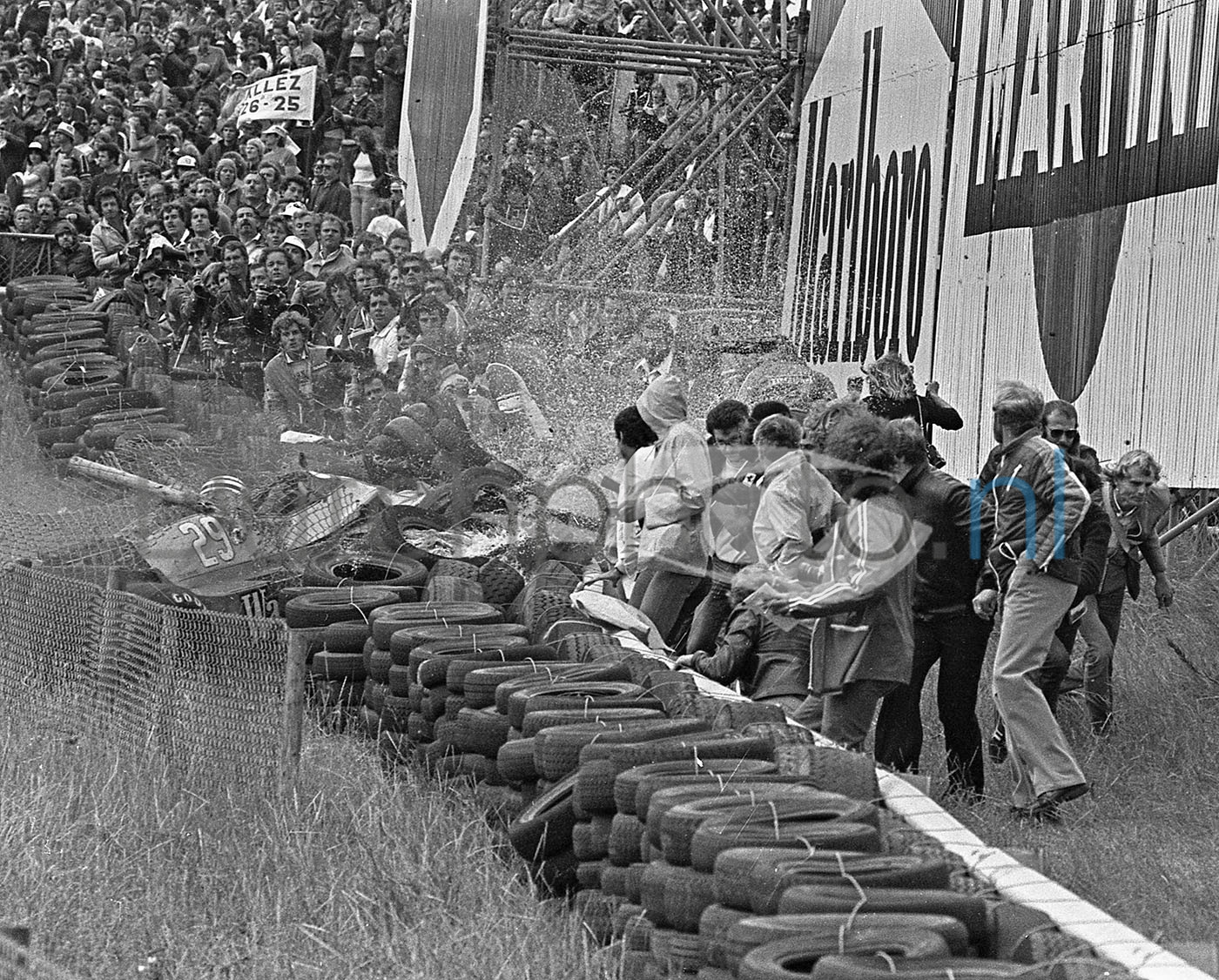 1979 - Patrese schiet van de baan in de Tarzanbocht op het circuit van Zandvoort.